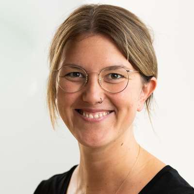 Zdrenka, Julia